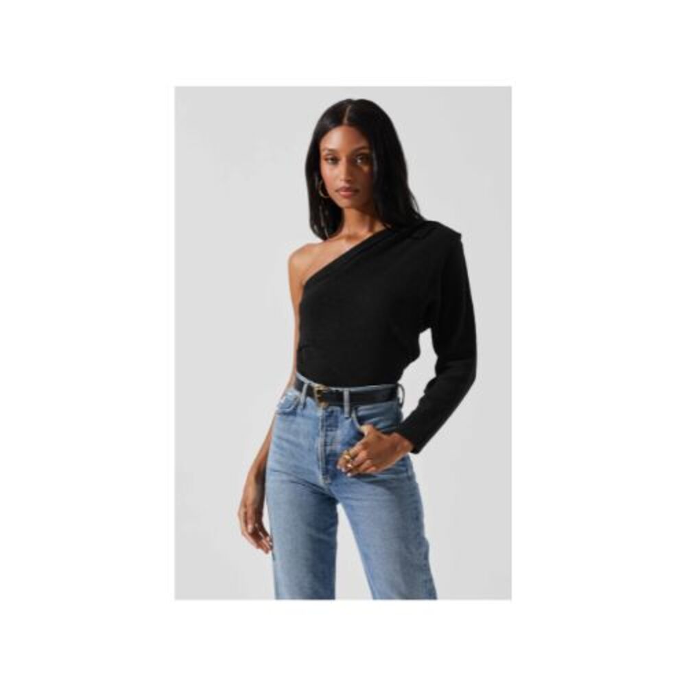 ASTR the Label COSIMA ONE SLEEVE SWEATER